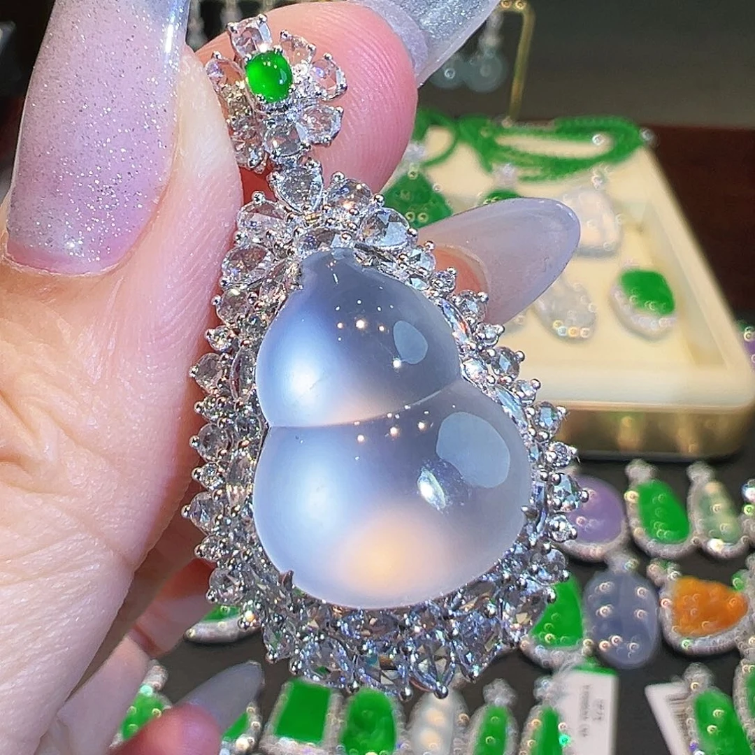 翡翠吊坠(不含链)18K金镶嵌翡翠