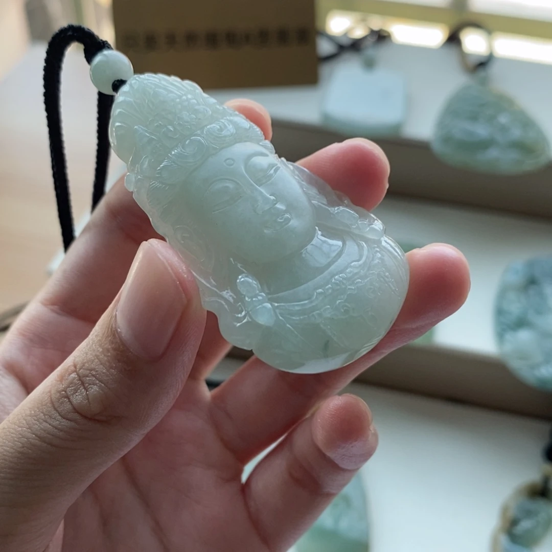【闪购商品】颈饰未镶嵌翡翠在**方天然翡翠缅甸