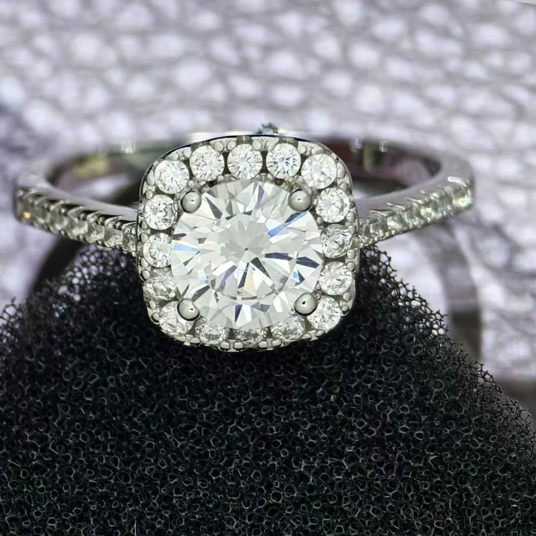 《千年甄选》中.缅D1-044方包1CT戒指