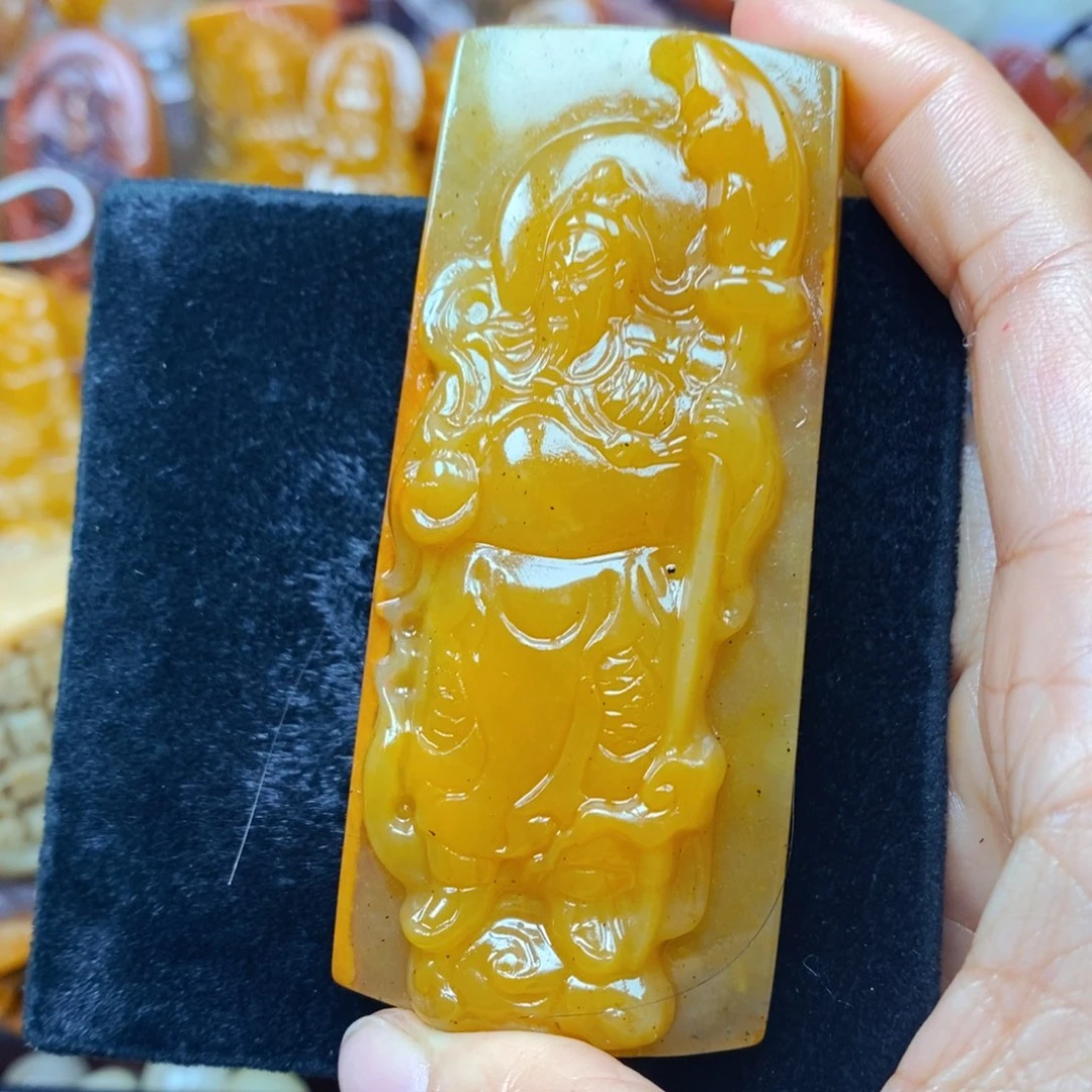 石英质玉（黄龙玉）未镶嵌颈饰