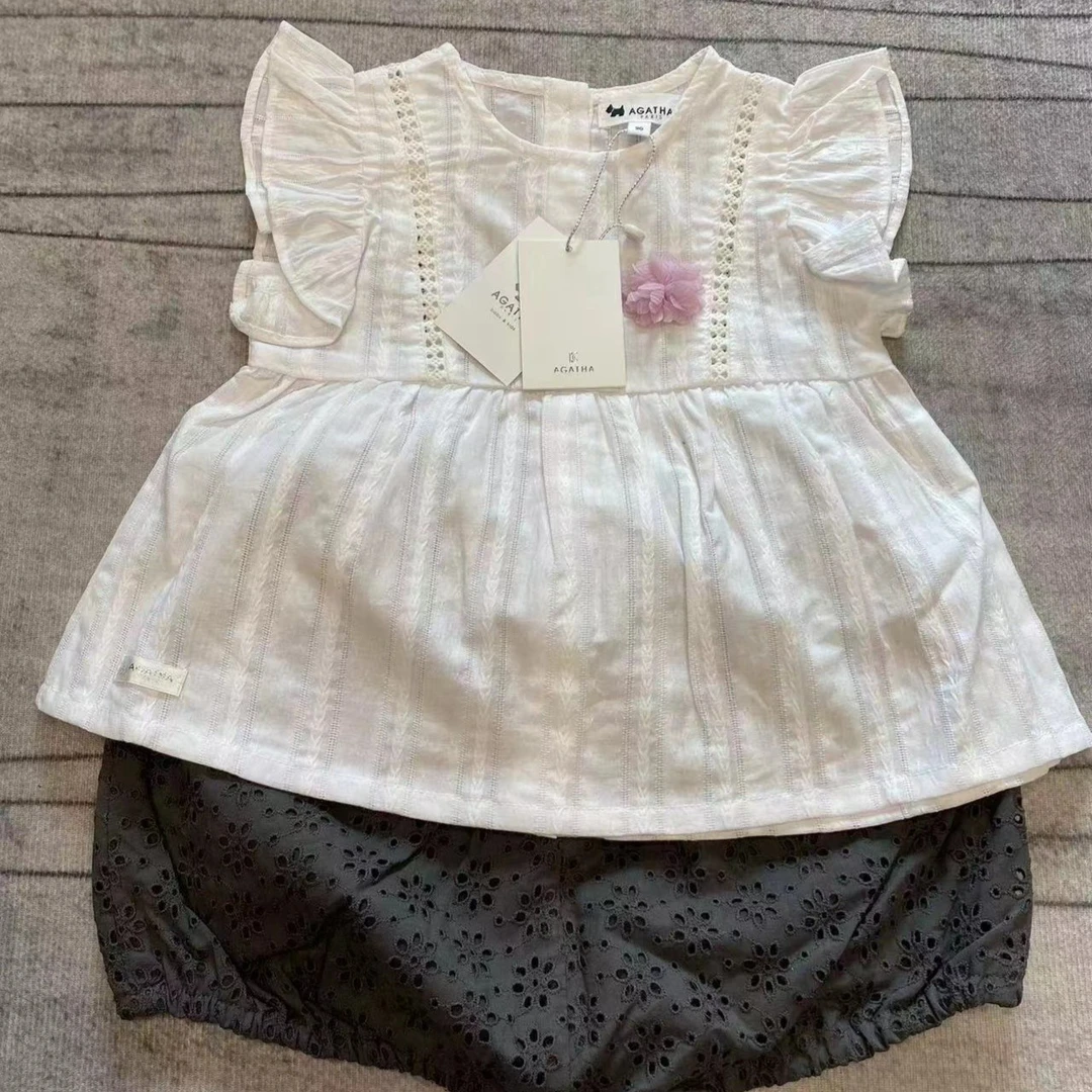 初玖 AGA 白色裙子配黑色提花短裤套装