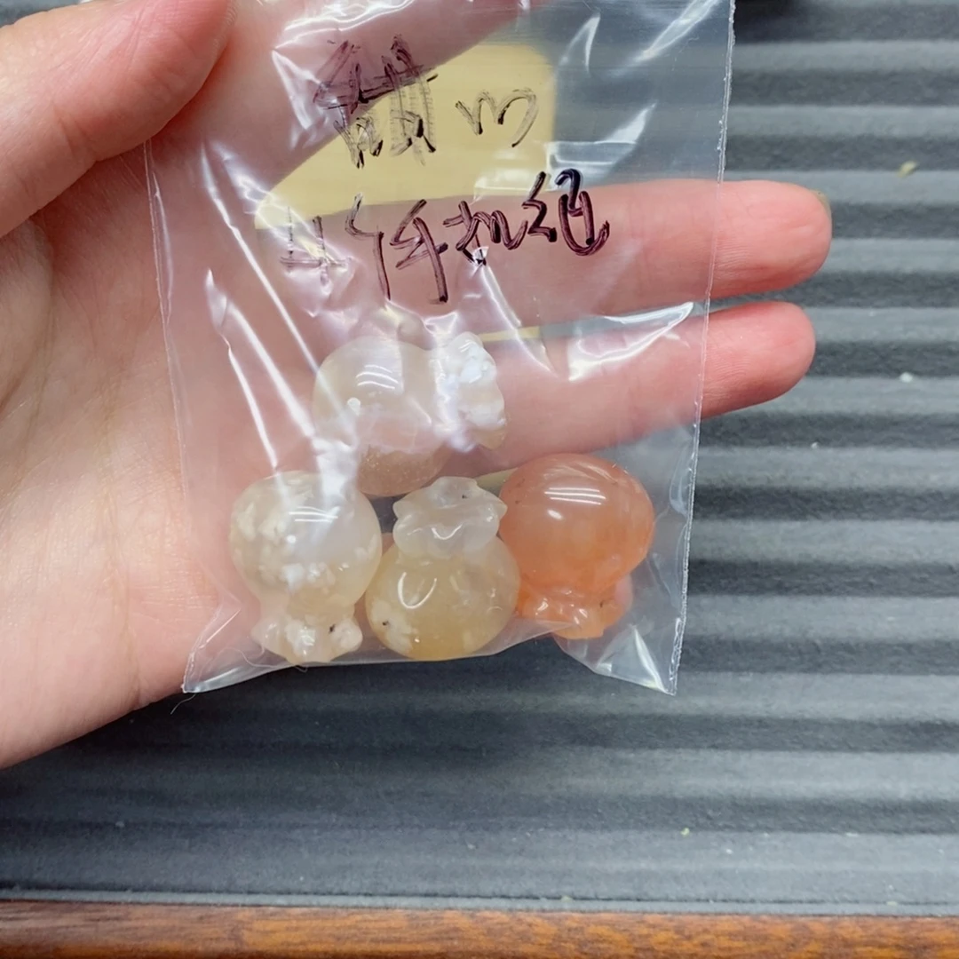 金***璨玛瑙/玉髓未镶嵌颈饰