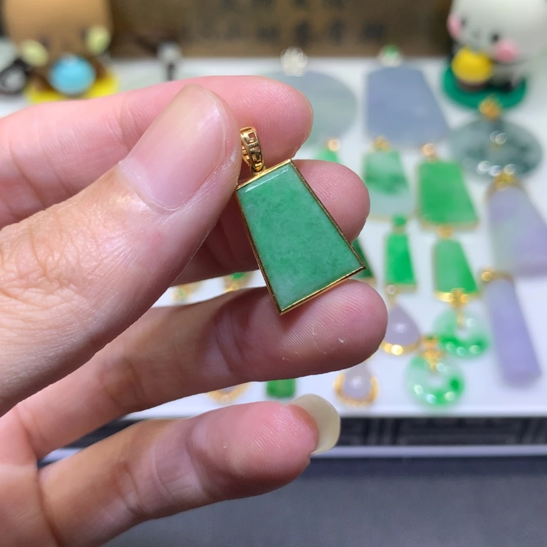 翡翠18K金镶嵌吊坠(不含链)