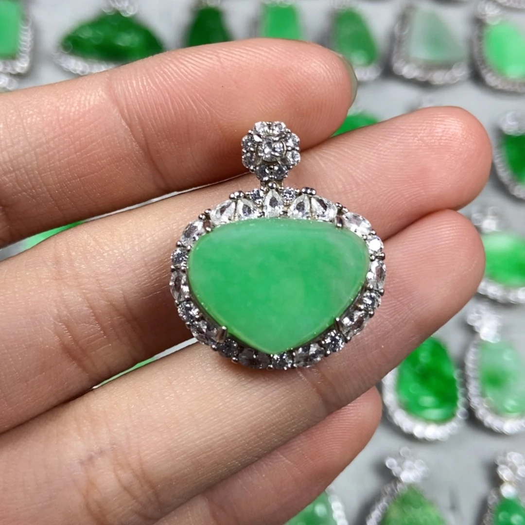 颈饰未镶嵌翡翠爱心