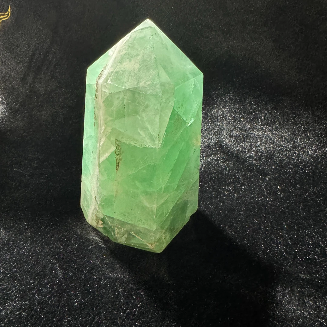 萤石柱子（天然珠宝多样性发其一）