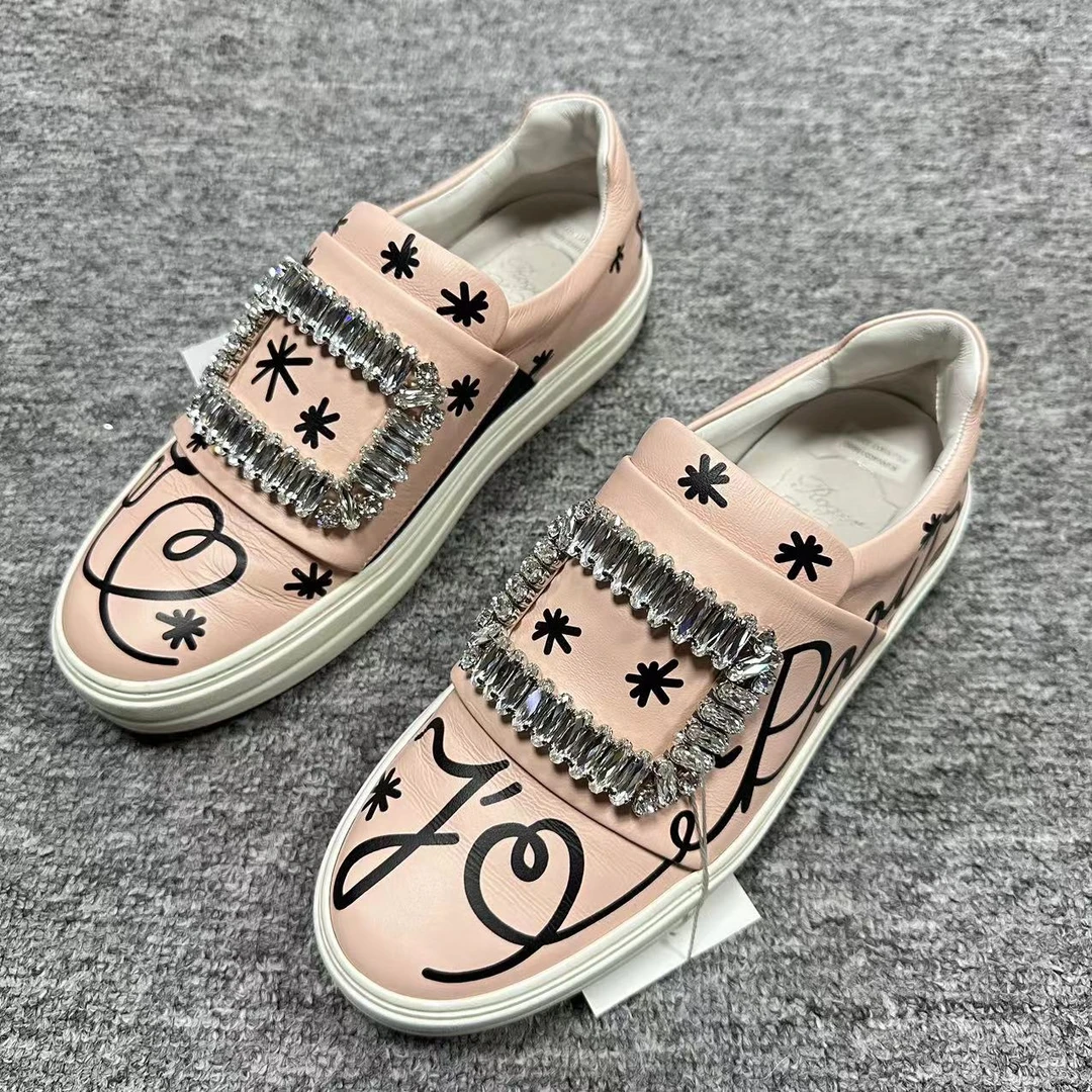 95新 Roger Vivier/罗杰·维威耶 34.5码/米亚粉色方钻平底板鞋542