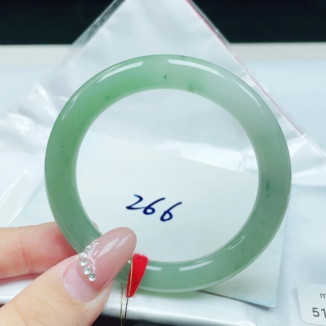 翡翠未镶嵌手镯 圆条51+