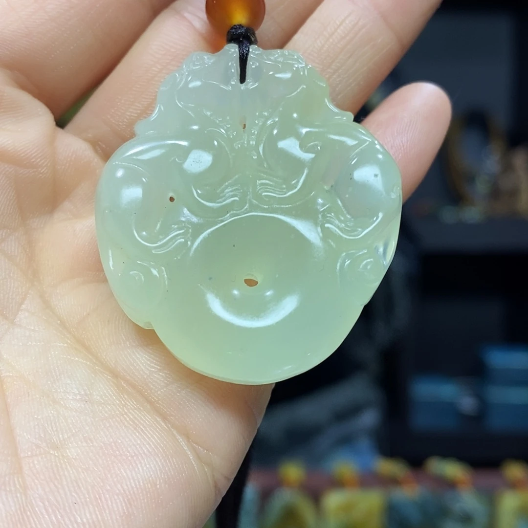 未镶嵌岫玉挂件吊坠