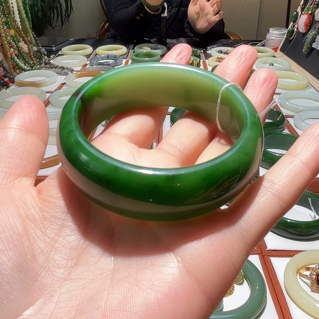 和田玉未镶嵌手镯