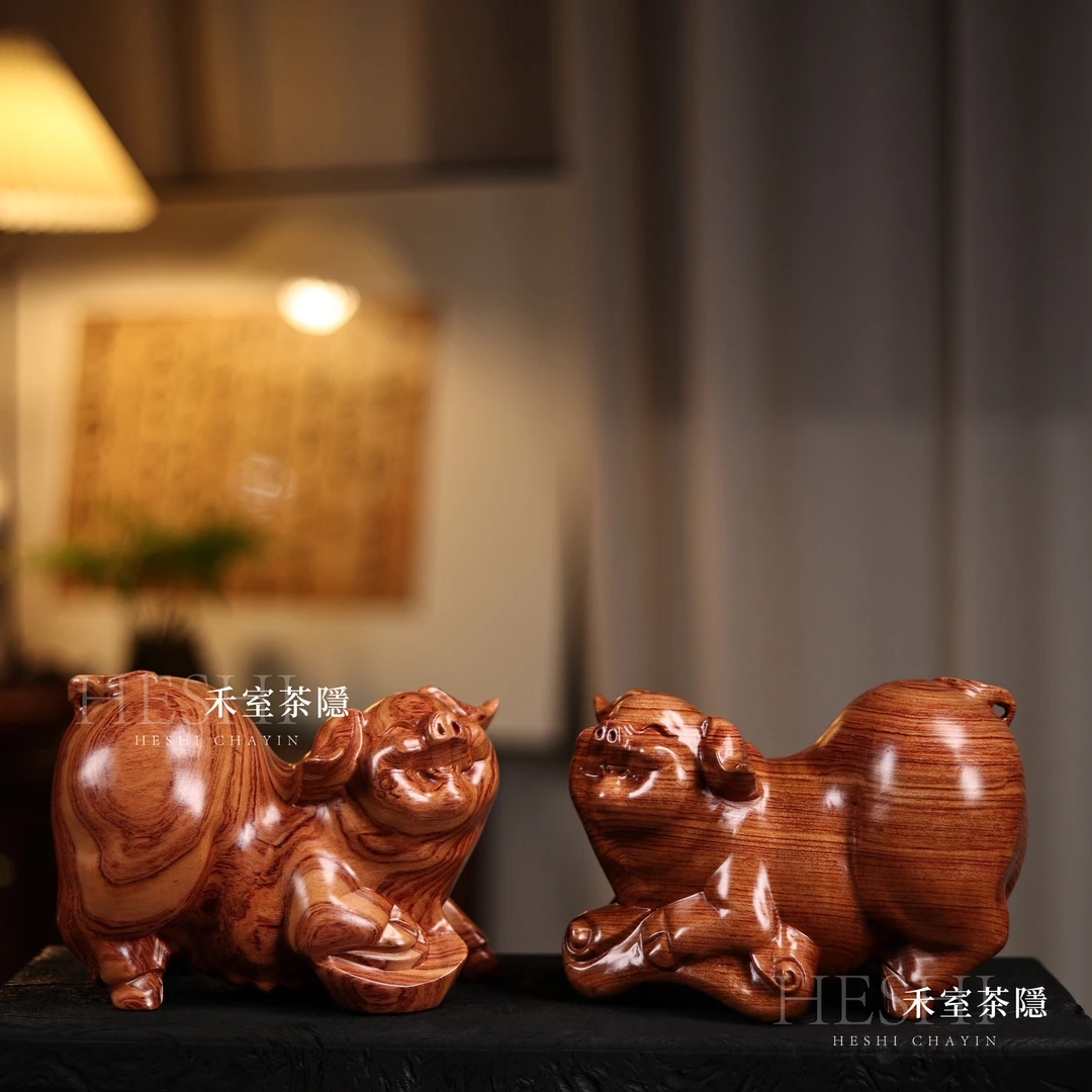 巴花雕福猪摆件实木质生肖可爱猪家居客厅办公室装饰工艺品