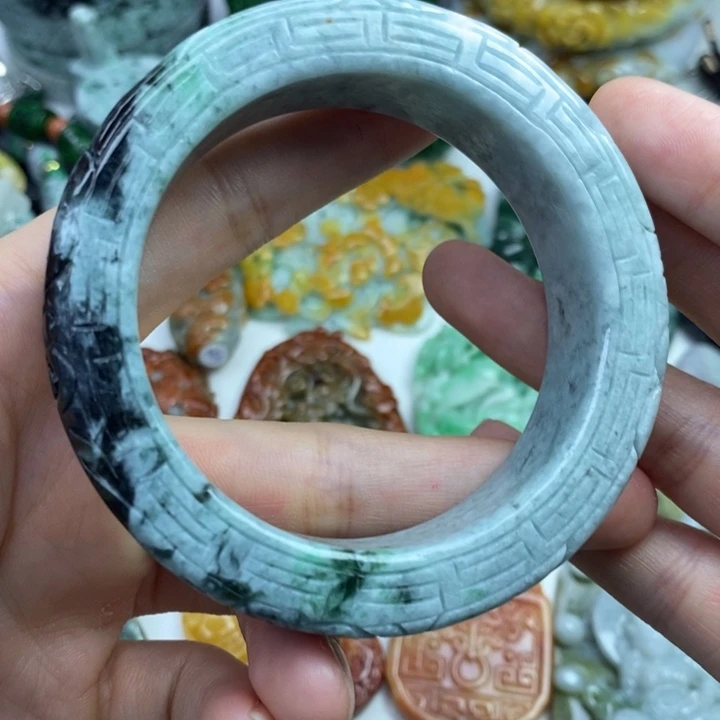 颈饰未镶嵌翡翠吊坠