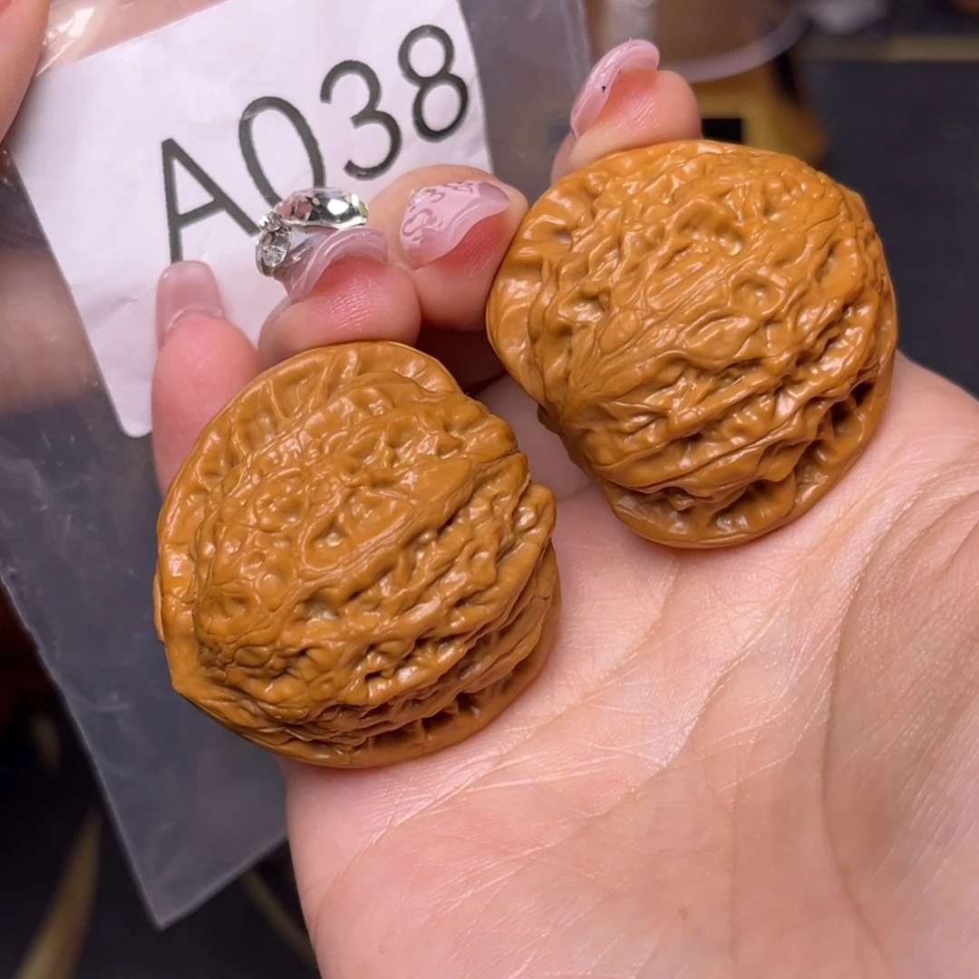 文玩核桃吊坠铁锤38