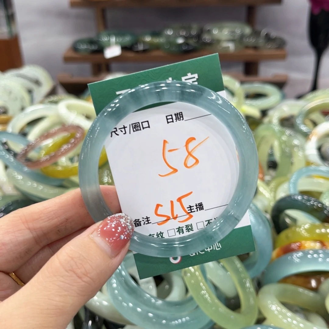 蛇纹石玉未镶嵌手镯手镯