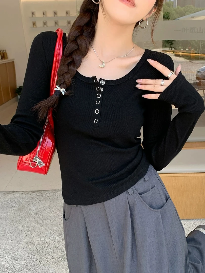 韩版百搭纽扣u领修身长袖T恤打底衫女内搭港味高级感纯欲正肩上衣