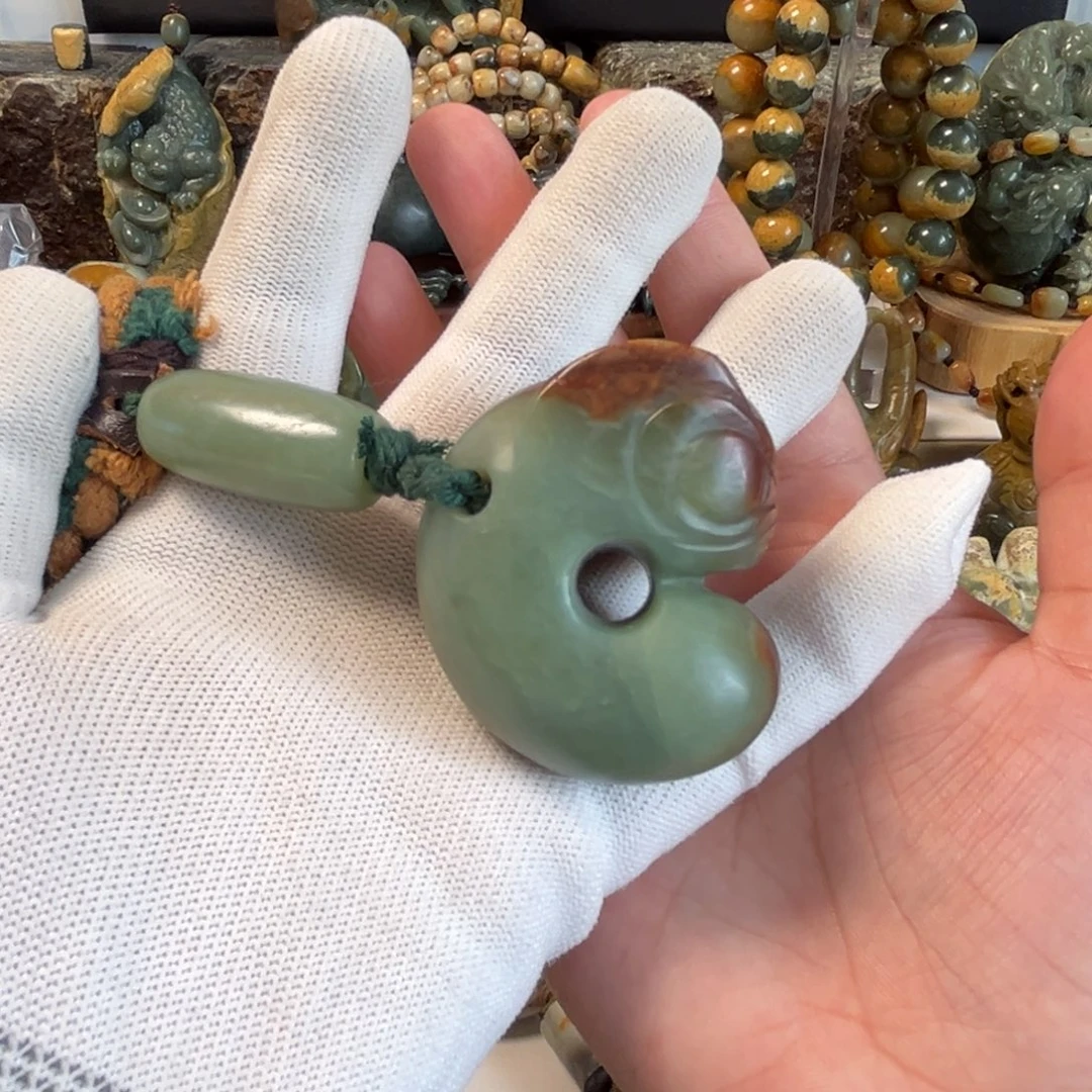 用***0岫岩河磨玉（透闪石质玉）未镶嵌把件