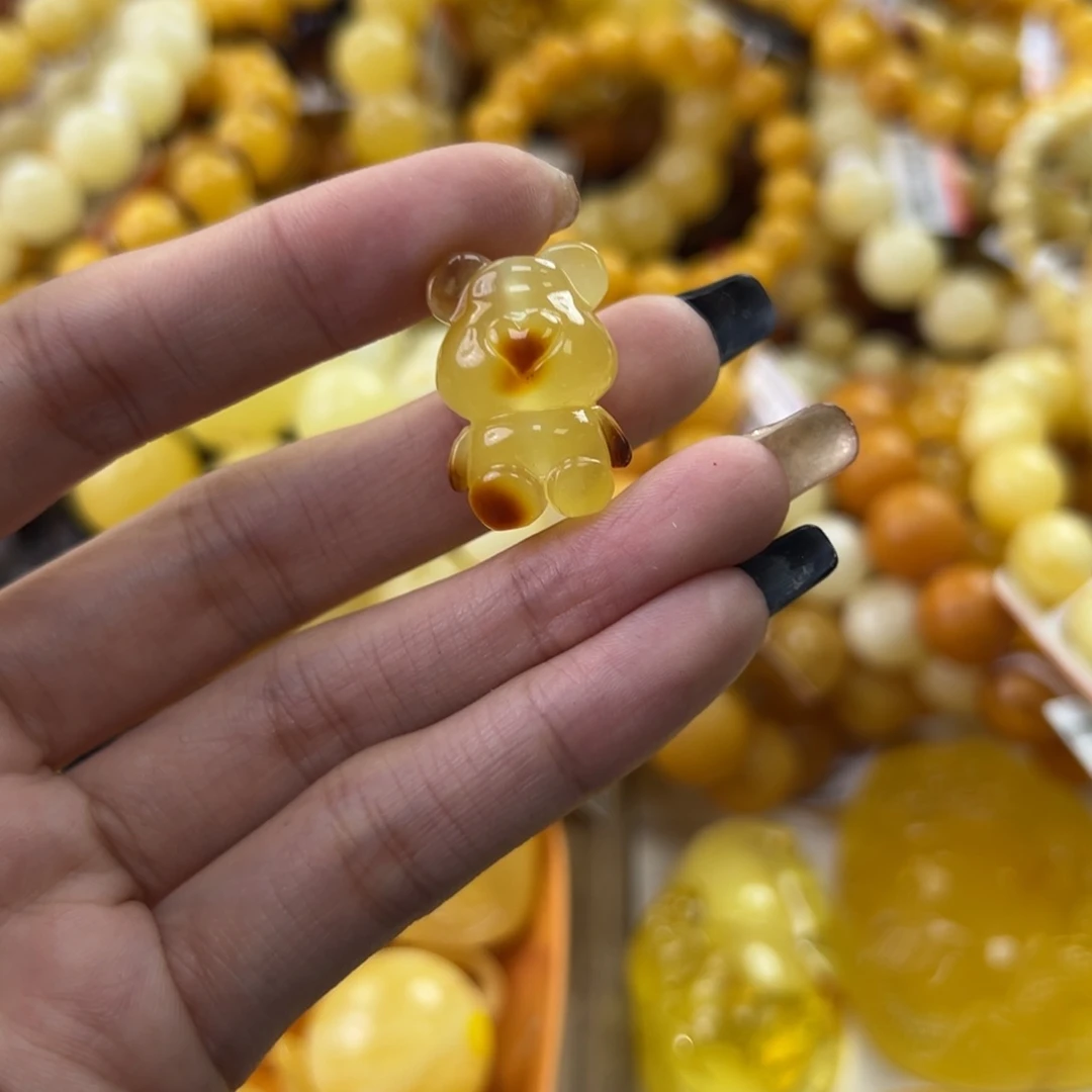 琥珀珠宝奇石未镶嵌