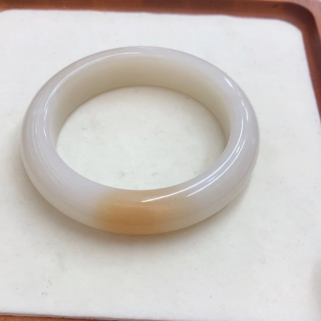 石英质玉未镶嵌手镯