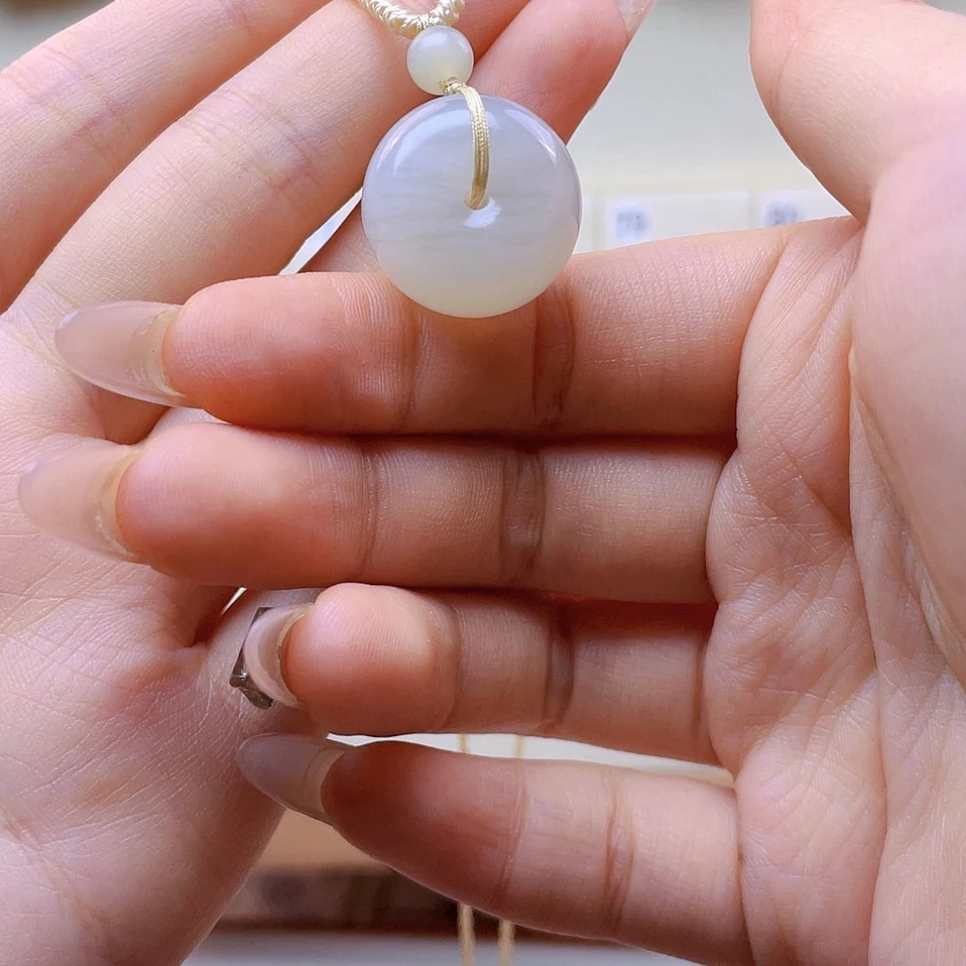 和田玉未镶嵌吊坠(赠链)六****烤