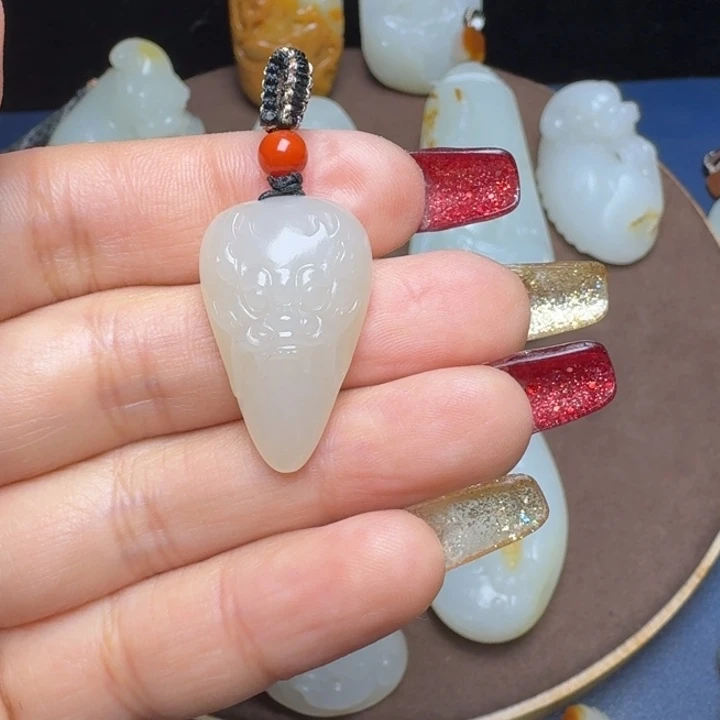 和田玉颈饰未镶嵌男*