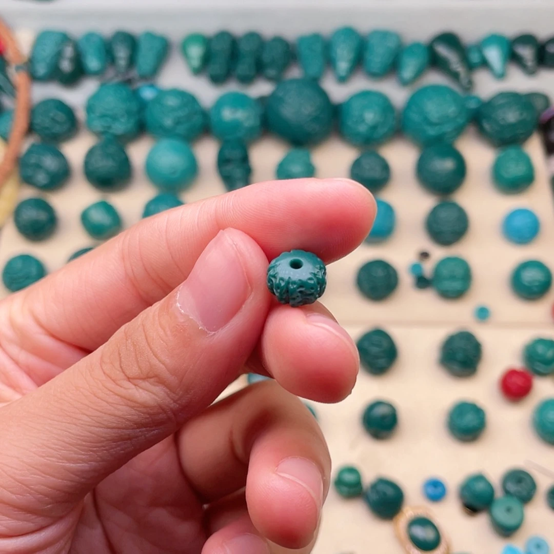 【闪购商品】琉璃颈饰9尺寸金刚