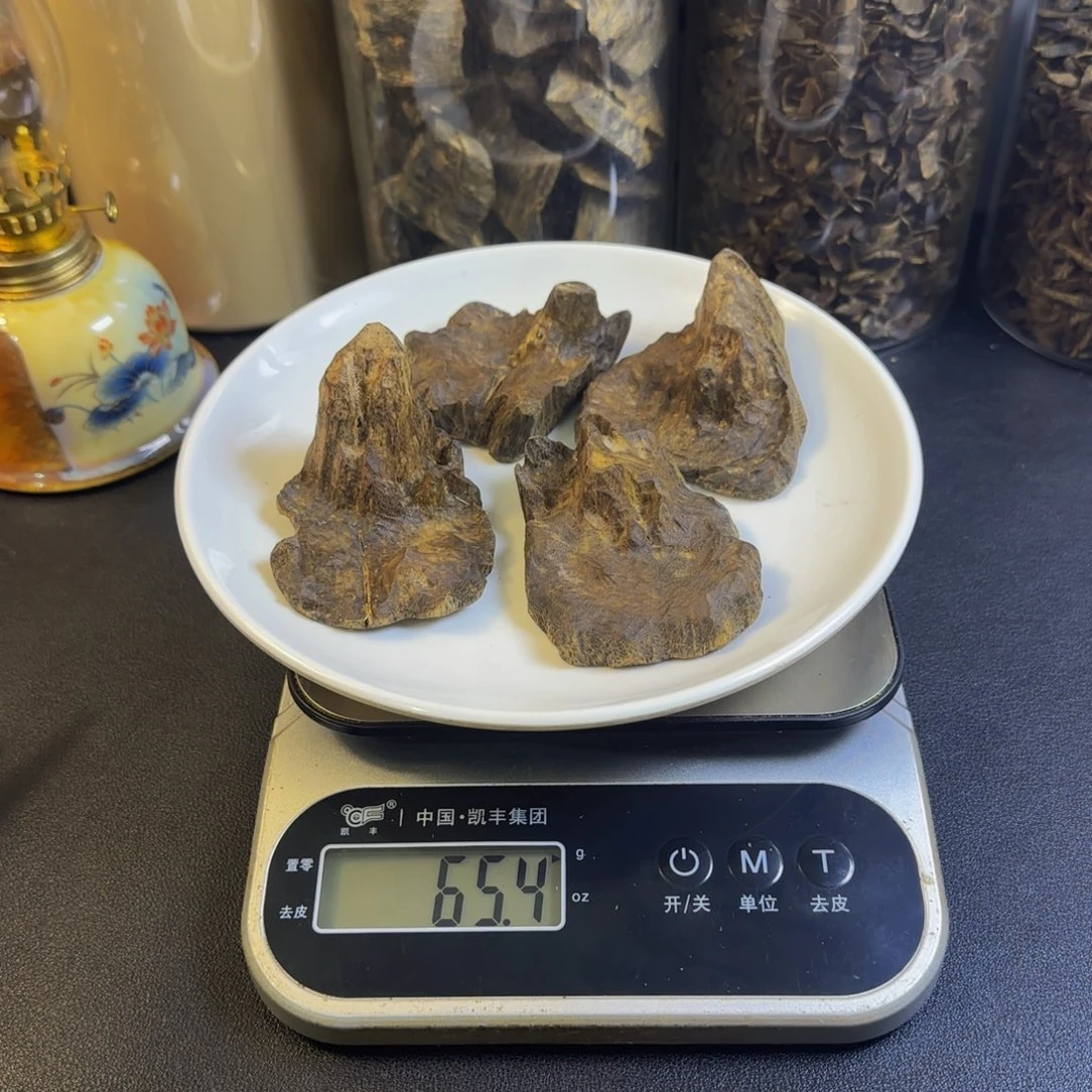 沉香沉香碎屑奇楠包头料65克