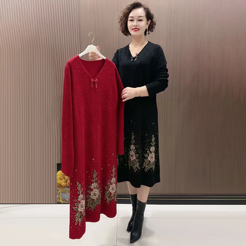 中老年妈妈洋气重工烫钻绣花针织连衣裙气质V领减龄时尚中长裙子