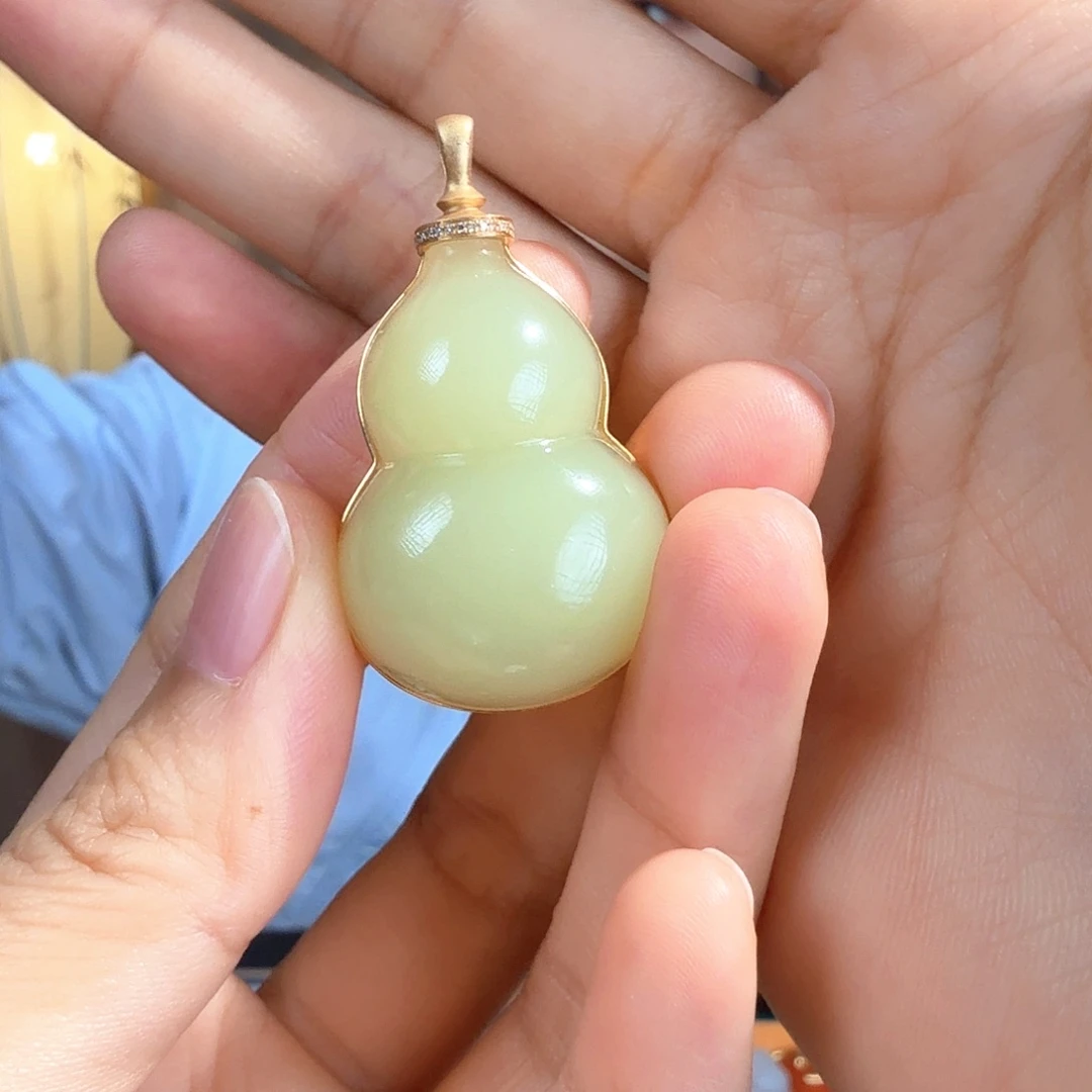 和田玉18K金镶嵌颈饰