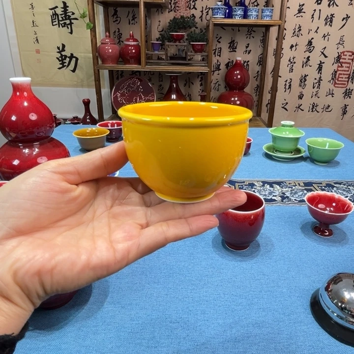 景德镇浅行窑帝王黄缸杯