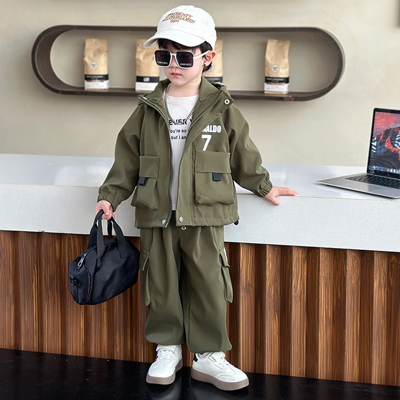 男童工装套装春秋2025新款痞帅宝宝春装外套连帽上衣儿童春季衣服