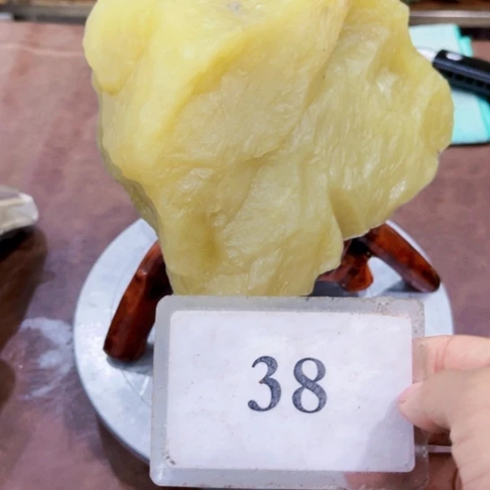 蛇纹石玉未镶嵌原石惠****司