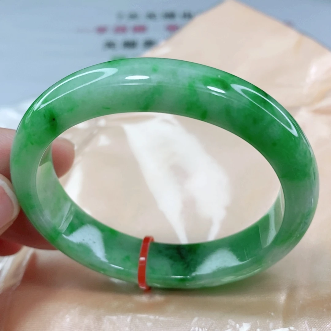 翡翠手镯未镶嵌52.8圈口贵妃
