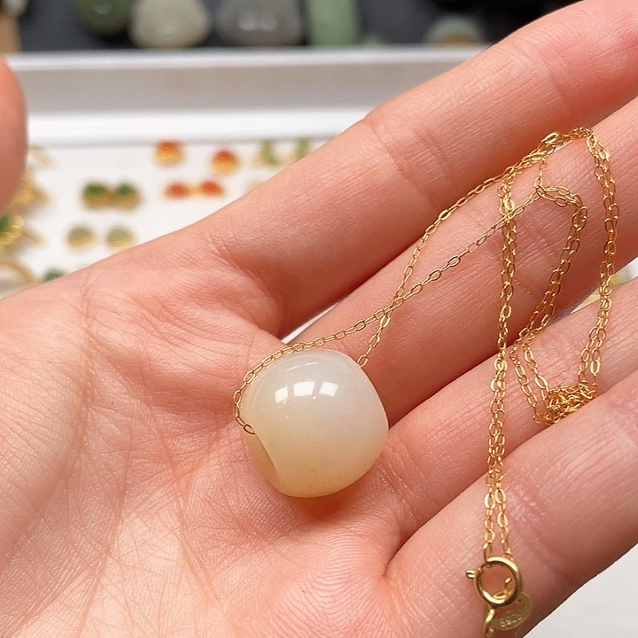 和田玉颈饰未镶嵌