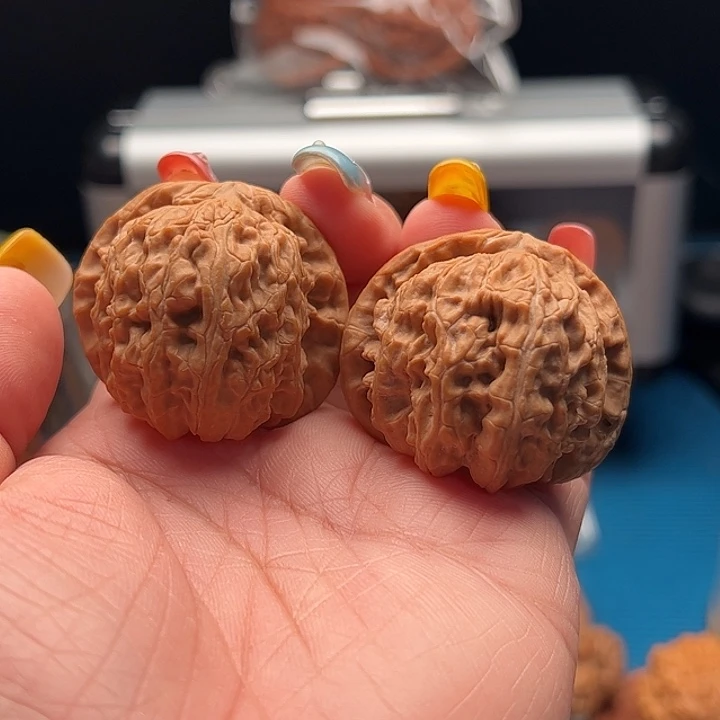 文玩核桃把件闷白 全品 精品对