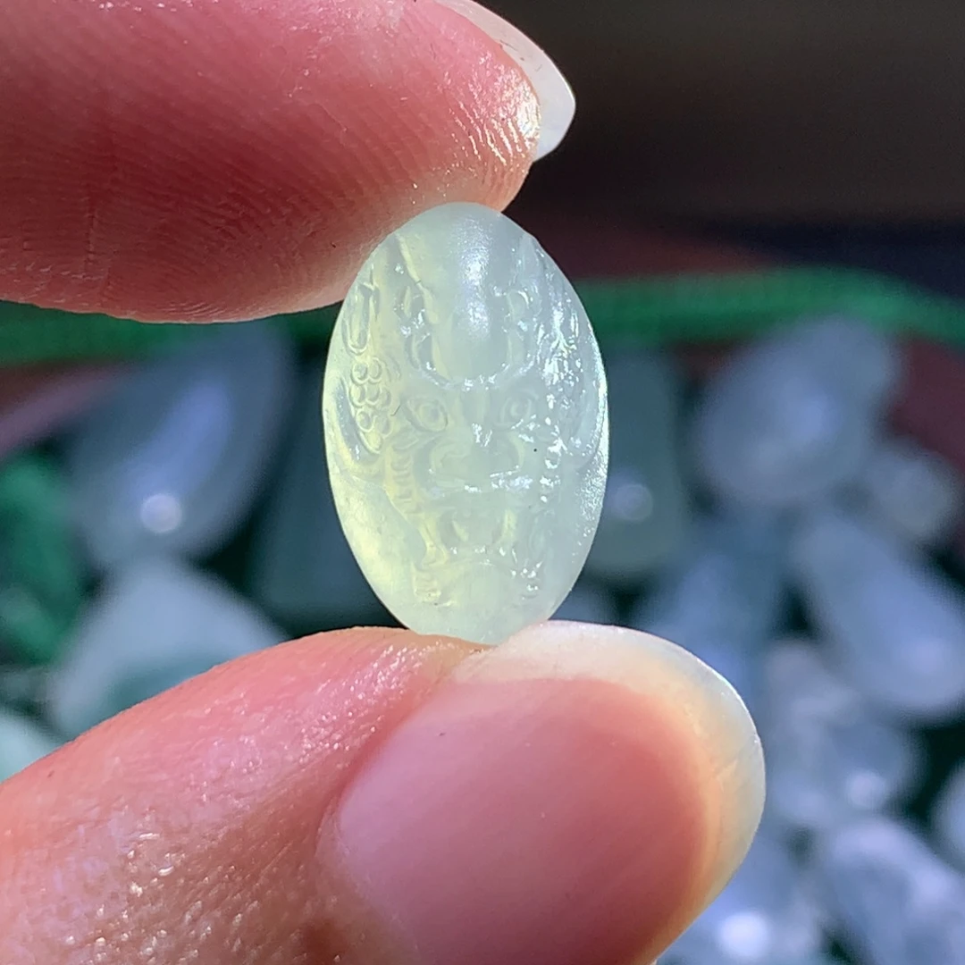 定制翡翠未镶嵌龙首