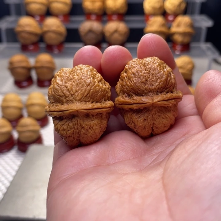 文玩核桃把件21古树蚂蚁开背王