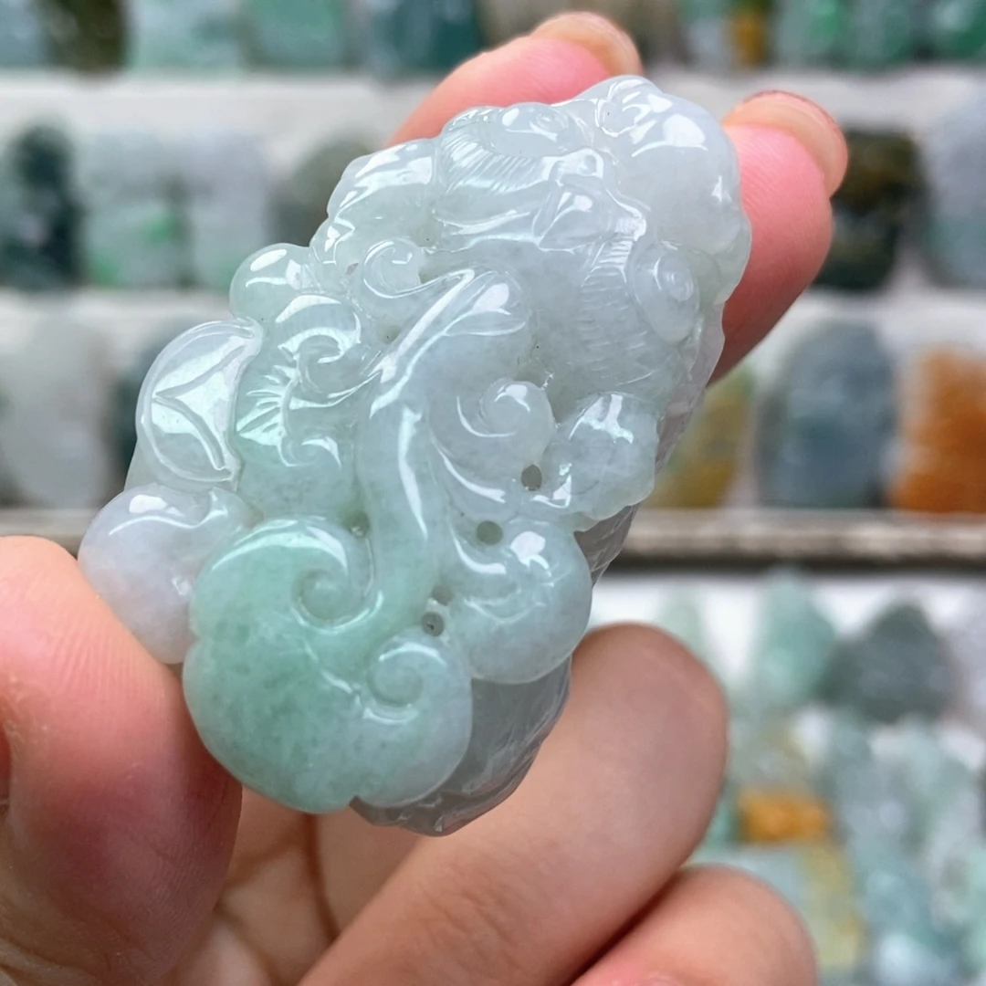 翡翠未镶嵌吊坠(赠链)口含珠