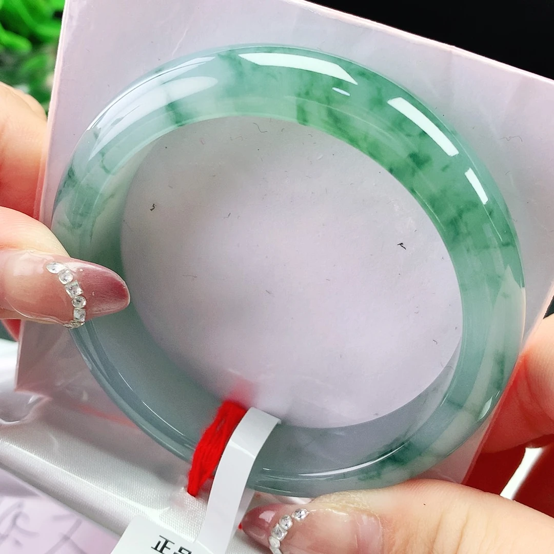 翡翠手镯未镶嵌57圈