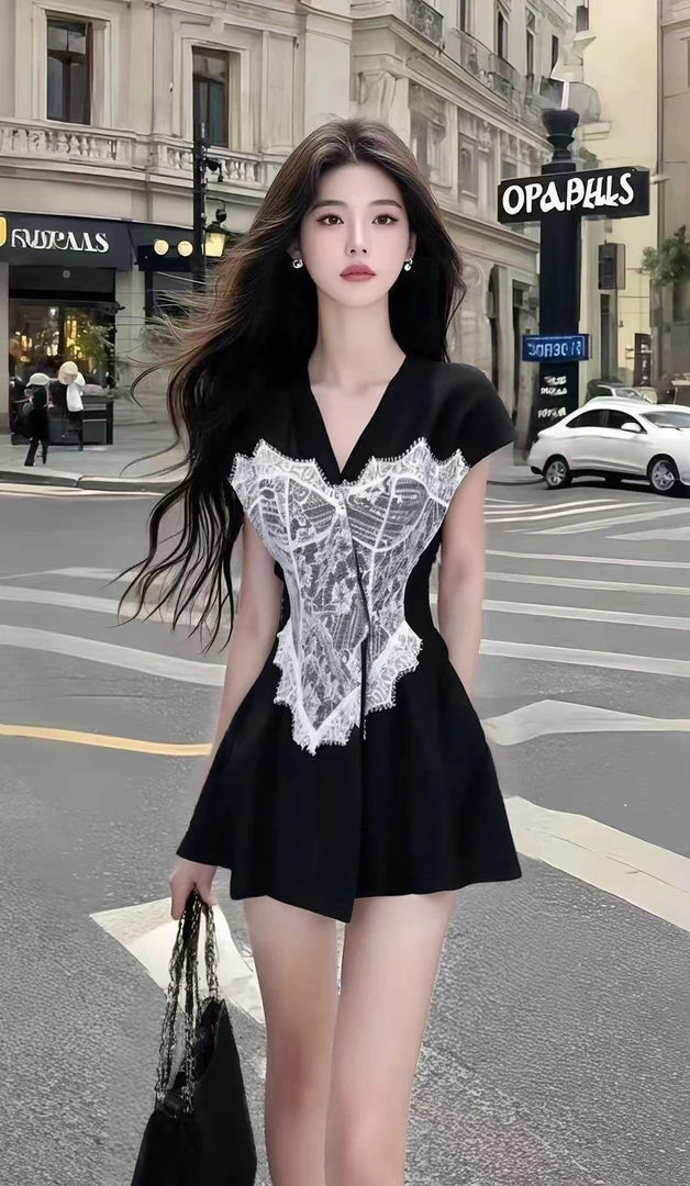 夏季上新温柔知性风黑色V领别致设计感修身收腰连衣裙氛围感穿搭