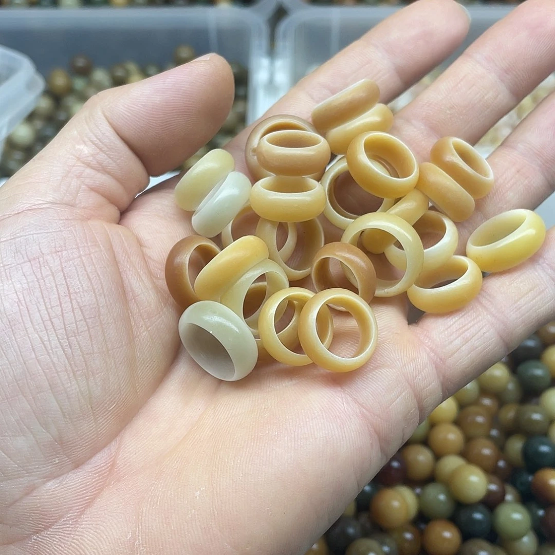 白玉菩提吊坠瑕疵小跑环50颗