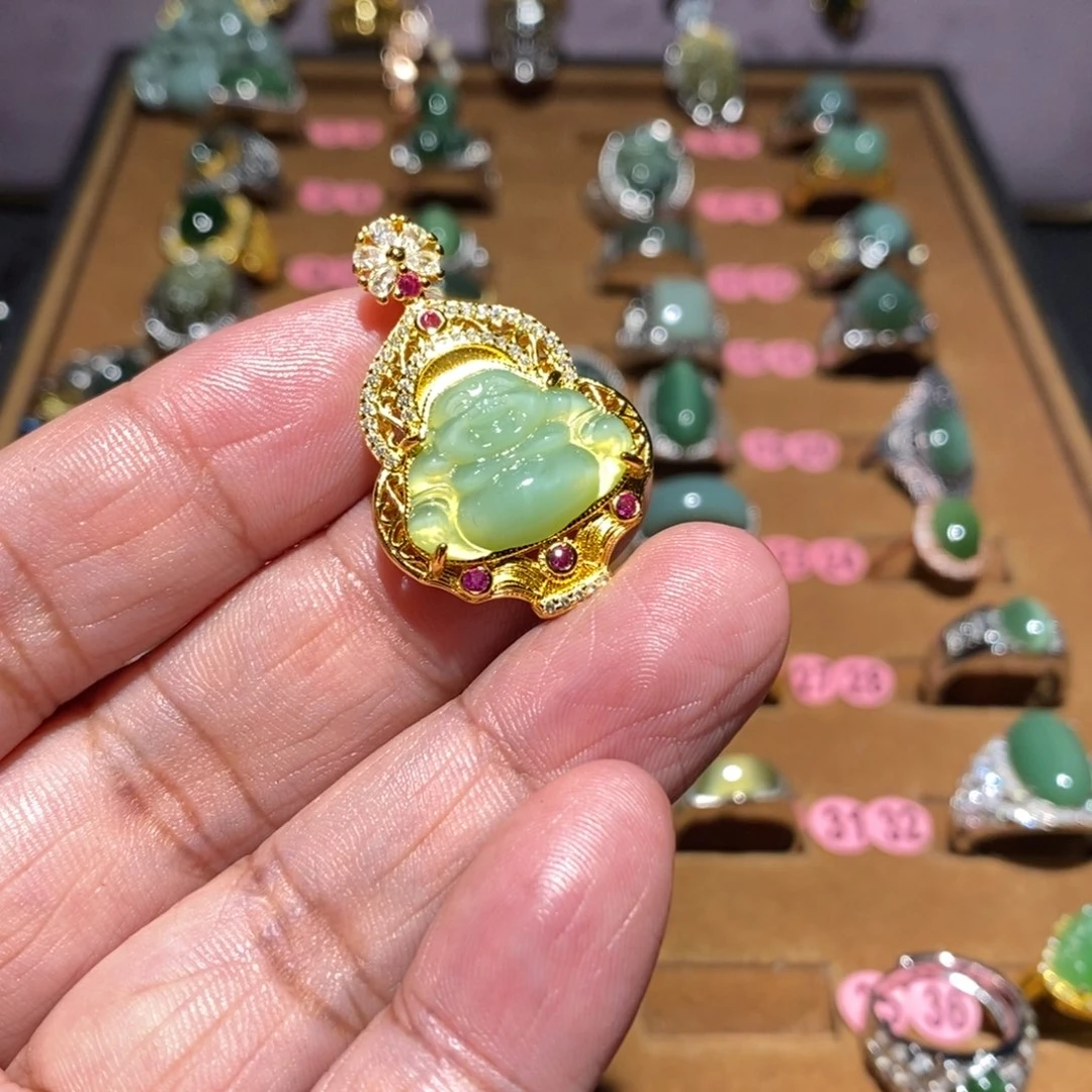 猫***肉和田玉未镶嵌颈饰