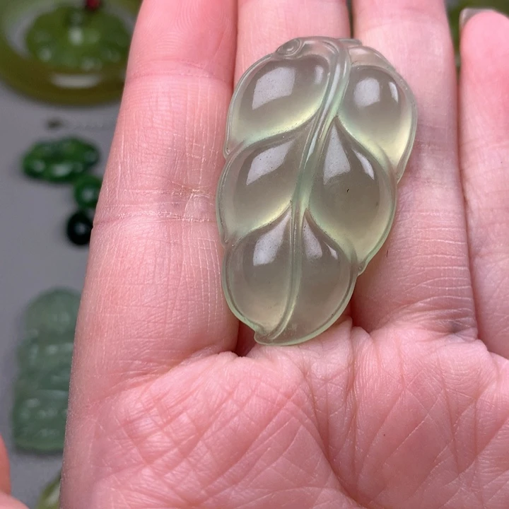 蛇纹石玉未镶嵌颈饰岫玉