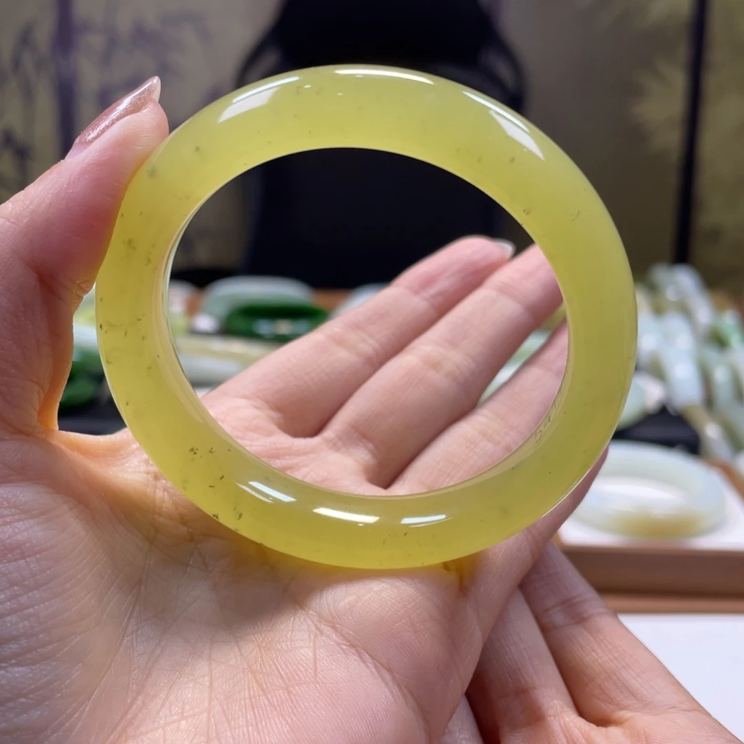 和田玉未镶嵌手镯54圈