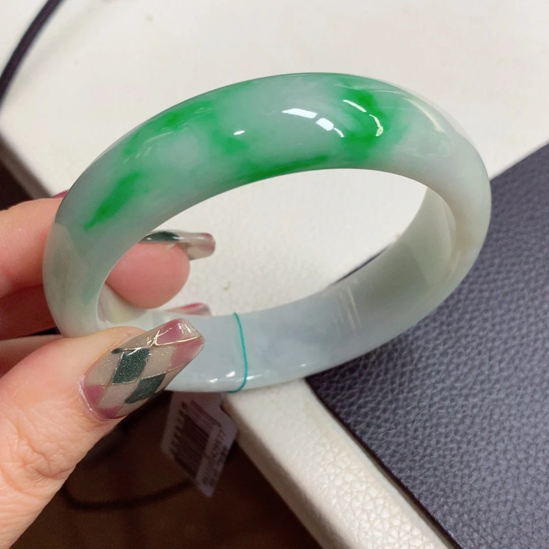 未镶嵌手镯翡翠缅甸