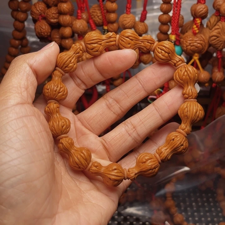 木质类龙纹桃枭挂件