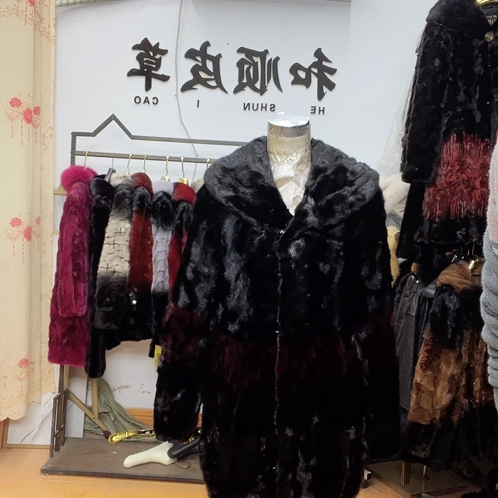 商场断码拼貂衣服