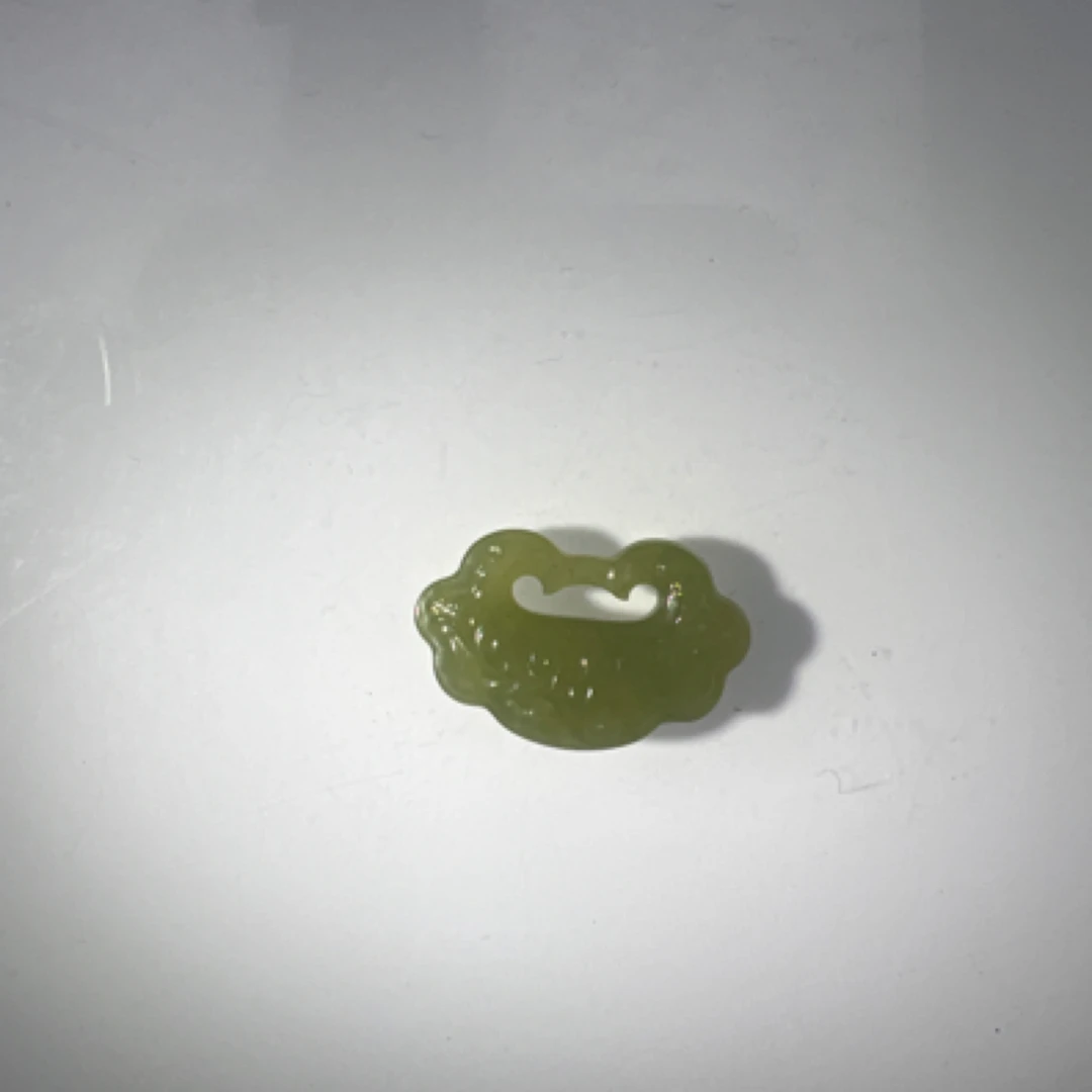 和田玉卡18-11mm如意吊坠编号001