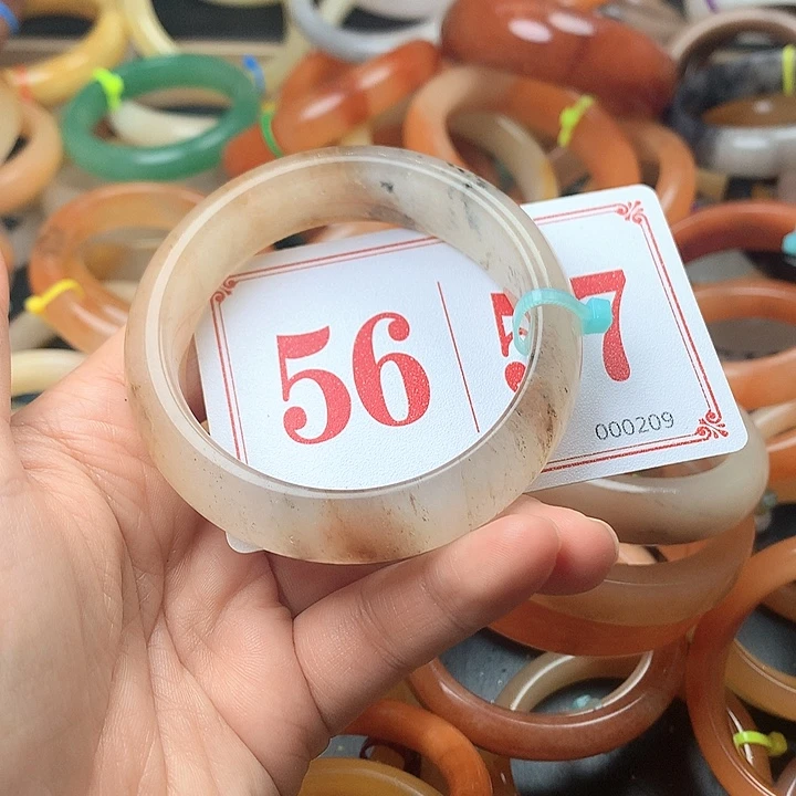 未镶嵌石英质玉（黄龙玉）手镯心*