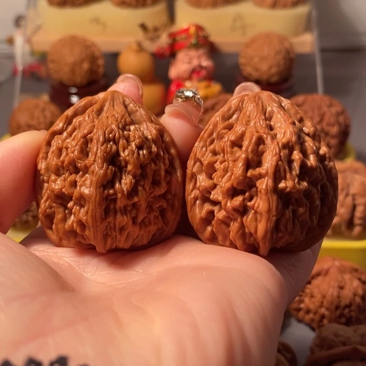 文玩核桃吊坠41虎头王