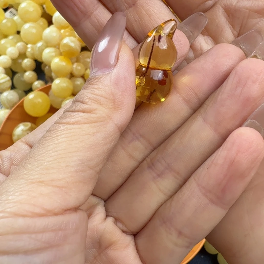 琥珀未镶嵌珠宝奇石