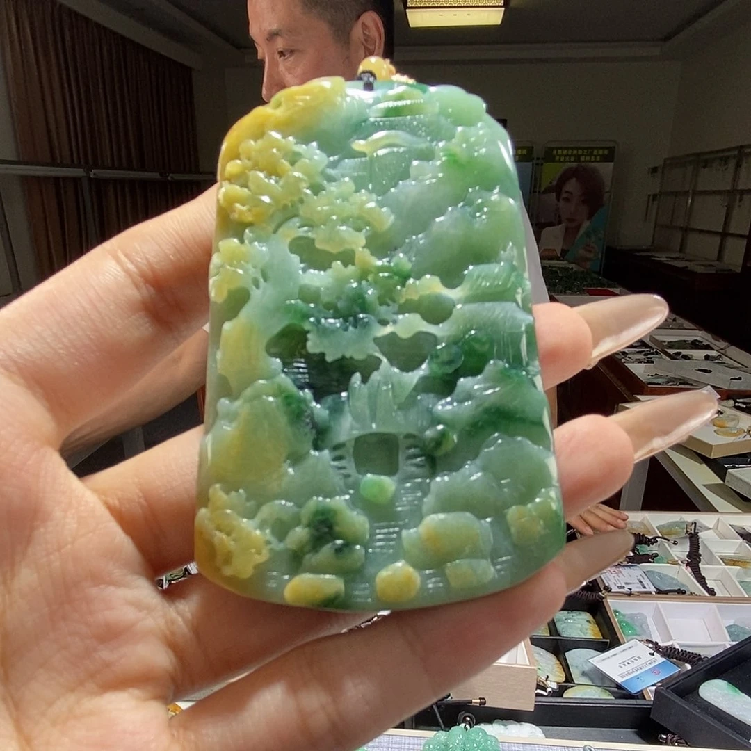 翡翠未镶嵌颈饰翡翠